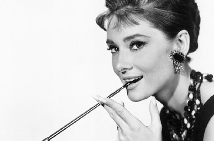 Audrey Hepburn Bilder als Poster, Kunstdruck oder als Leinwandbild.