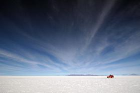 Fahren Sie auf dem Salar