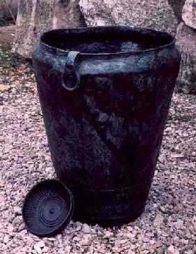 Large vase, Tomb of Poiseul la Ville,Cote d'Or Iron Age