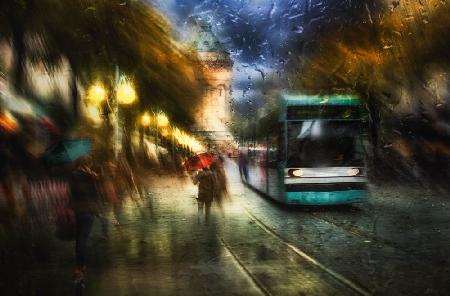 Ertönen Sie den Regen,rufen Sie den Wind ...