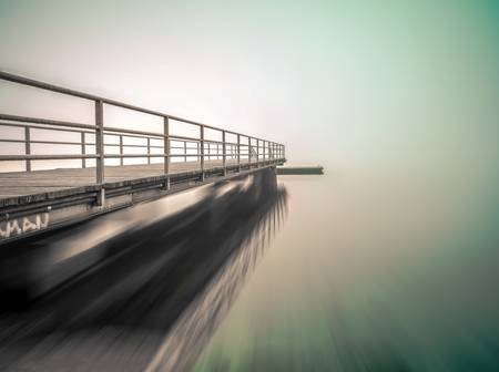 Steg im Nebel am Cospudener See Leipzig, Langzeitaufnahme 2021