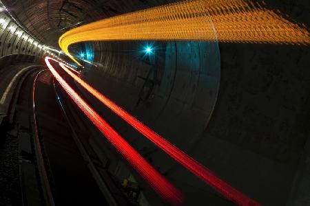 In den Tunnel