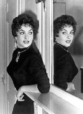 Actress Gina Lollobrigida October 31