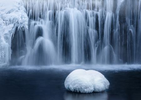 Winterwasserfall