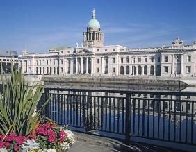 The Custom House on the river Liffey (photo) 