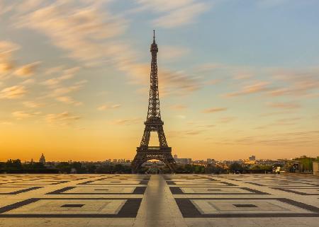 AMANECER EN TROCADERO