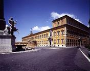 Lateral view of the facade, designed by Domenico Fontana (1543-1607) Carlo Montana (1556-1629) and B 1900