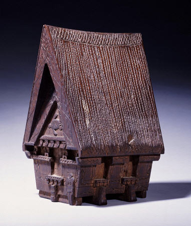 A Western Caroline Islands Carved Model House von 