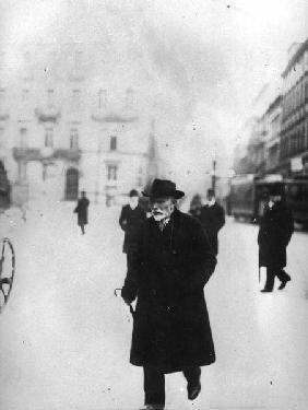 A.Bebel auf Berliner Strasse/Foto Haeckel