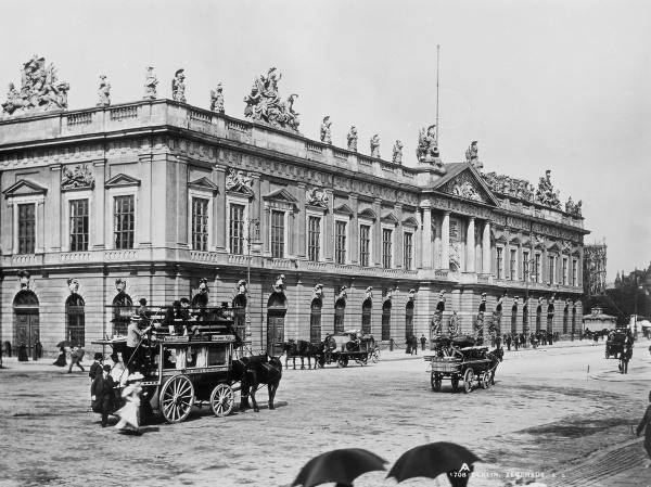 Berlin,Ansicht des Zeughauses/Foto Levy von 