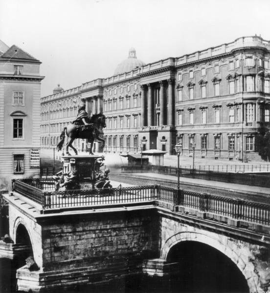 Berlin,Schlossplatz,Kurfuerstenbruecke/Levy von 