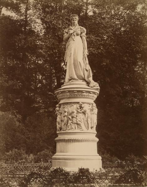 Berlin,Denkmal Königin Luise / Levy