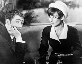 Diamants sur canape Breakfast at Tiffany's de Blake Edwards avec George Peppar et Audrey Hepburn Giv 1961