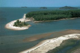 Kali river meeting sea at Sadashivgad, Karwar (photo) 