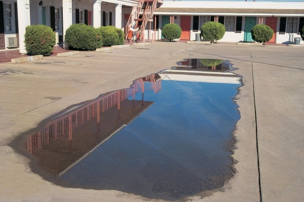 Reflection in pool of water (photo)  von 