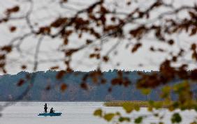 Angler auf dem Stechlinsee