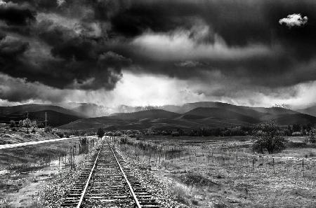 Tracks &amp; Thunderstorm – Ronan,MT