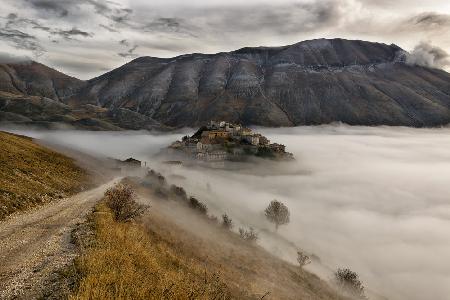 Castelluccio und le sue nebbie