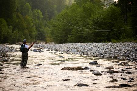 Fischer beim Fliegenfischen in der Bregenzerache 2019