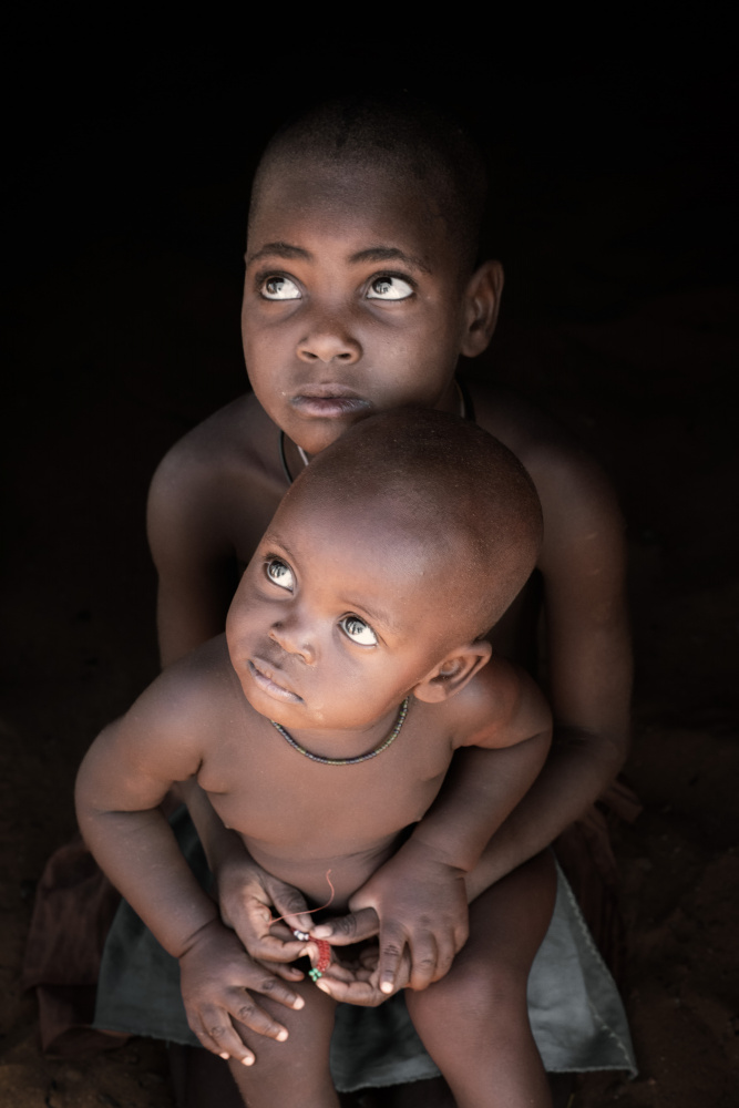 Kinder der Himba von Trevor Cole